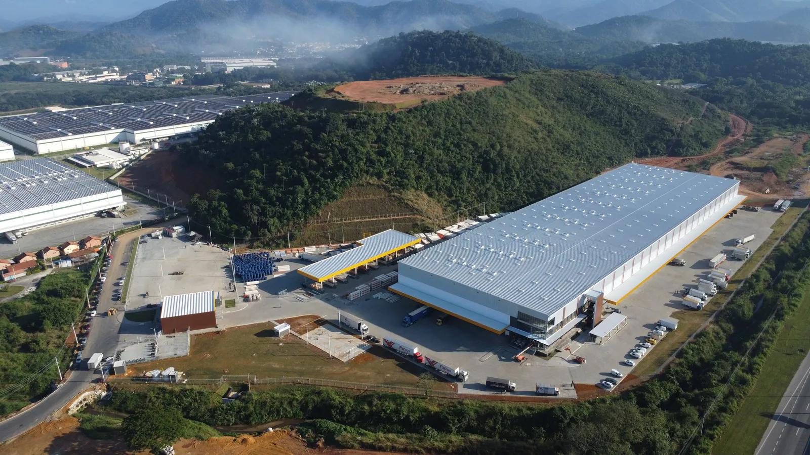 CD King Ouro — galpão logístico em Duque de Caxias / RJ, obra da MM Obras